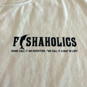 Men’s Fishaholics Short Sleeve Tee Fishing Shirt, size XL.  Good, used condition